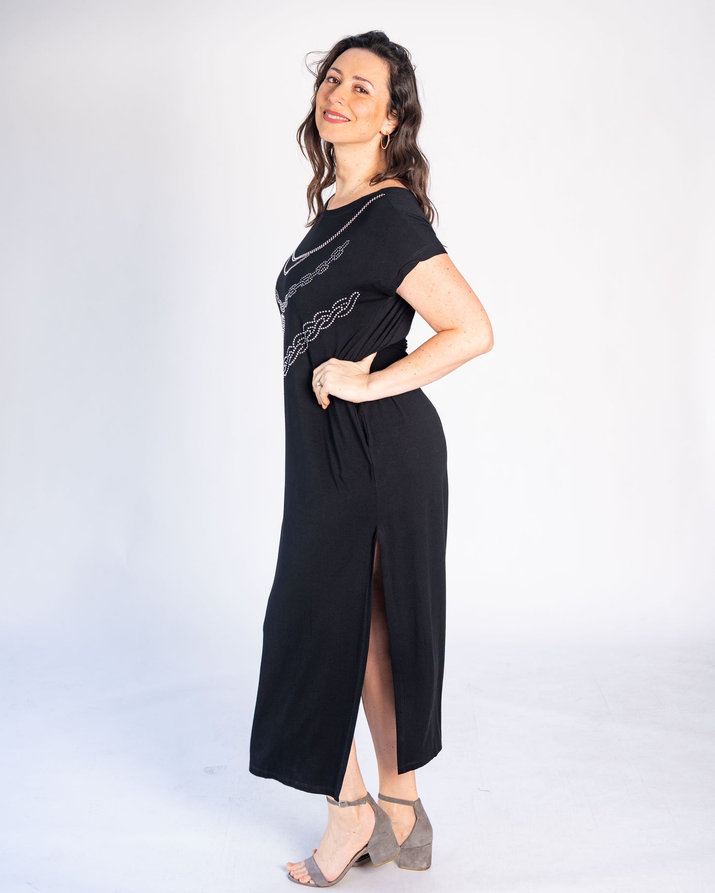 Vestido BR Brillos Negro Collares