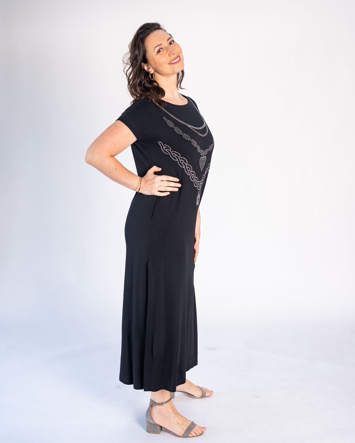 Vestido BR Brillos Negro Collares
