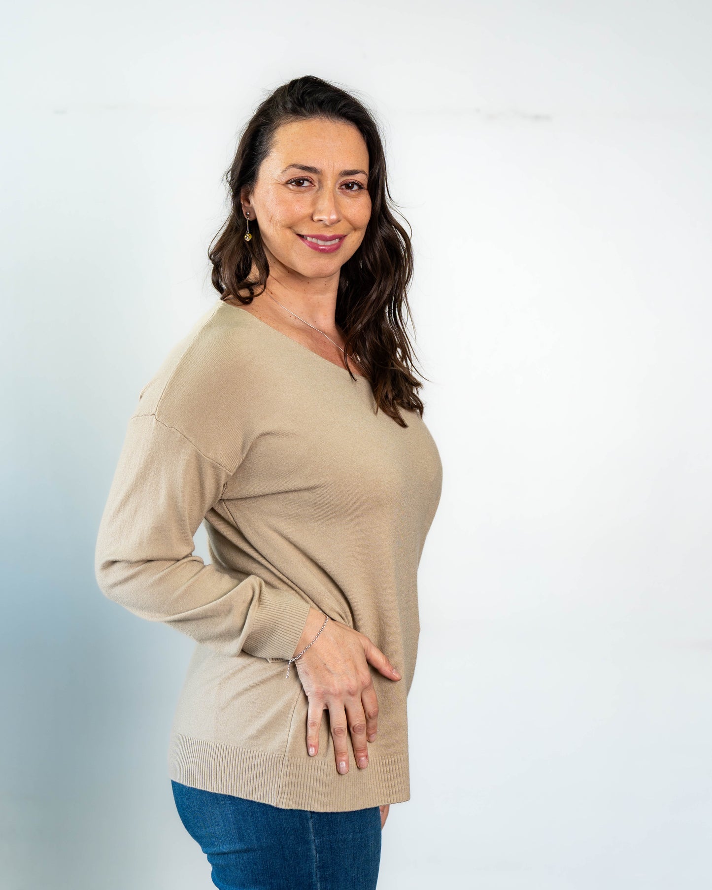 Sweater Cuello V Pía Beige