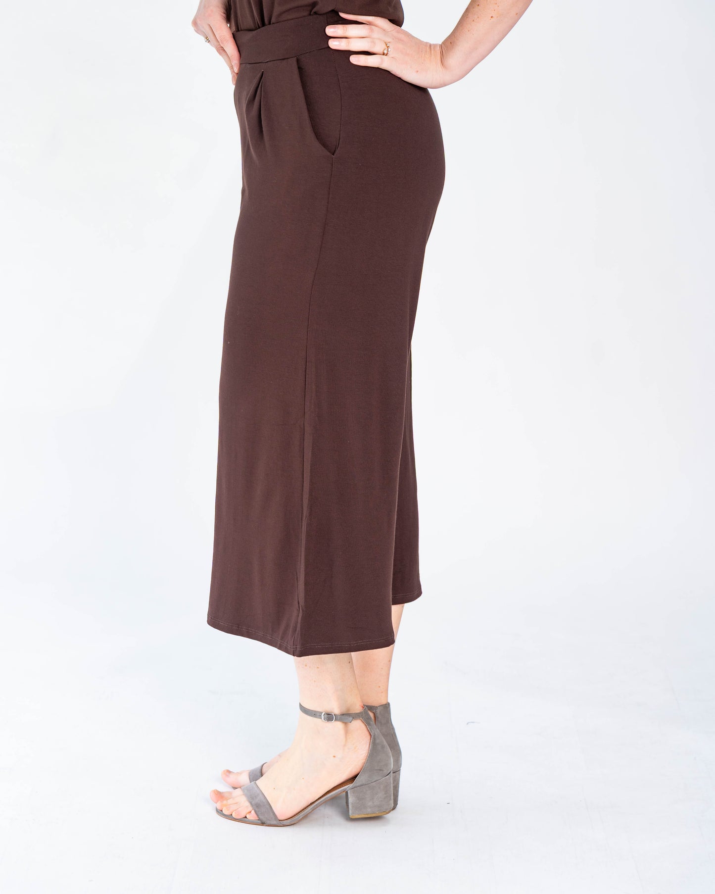 Pantalón BR Capri Liso Chocolate