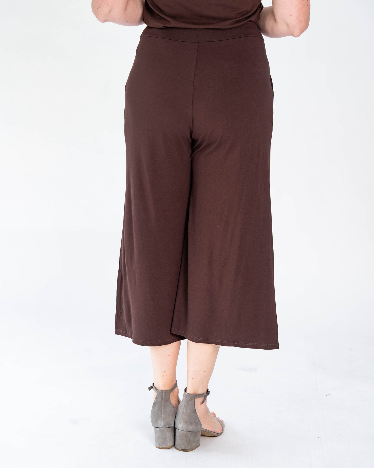 Pantalón BR Capri Liso Chocolate