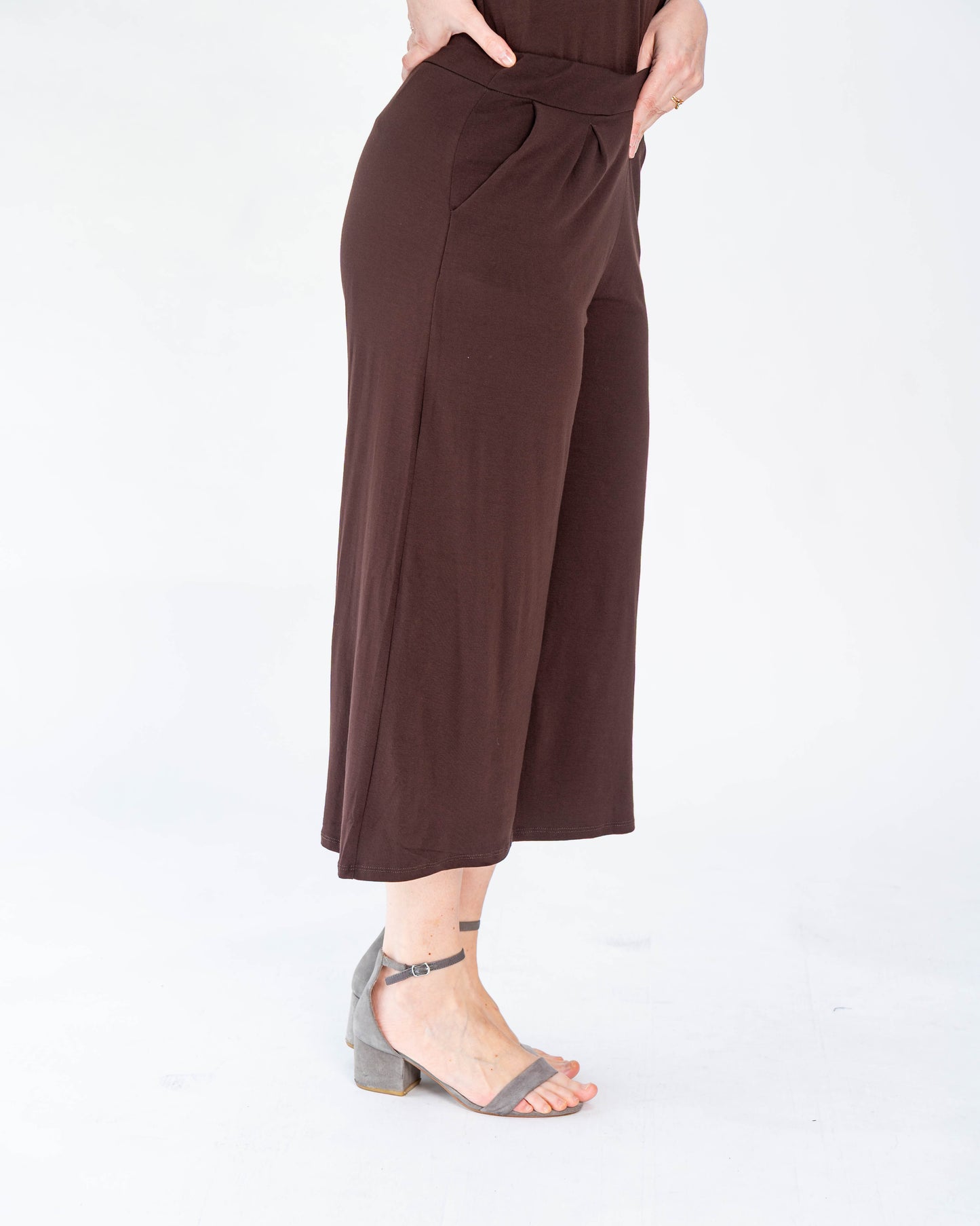 Pantalón BR Capri Liso Chocolate