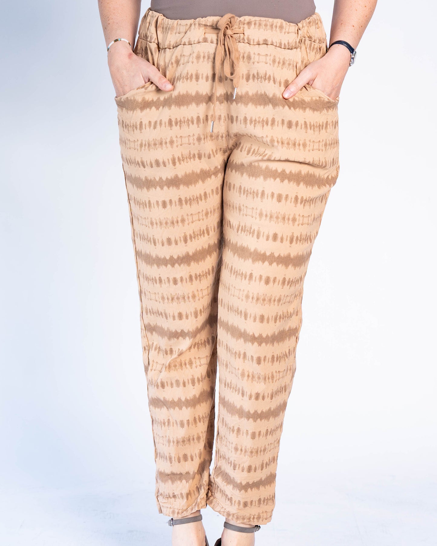 Jogger Italiano Alice Líneas Café