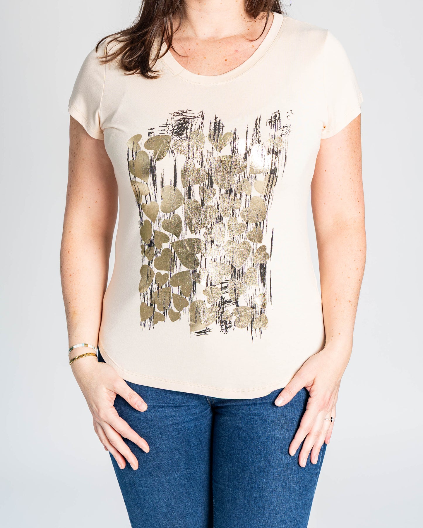 POLERA CORAZONES DORADOS BEIGE