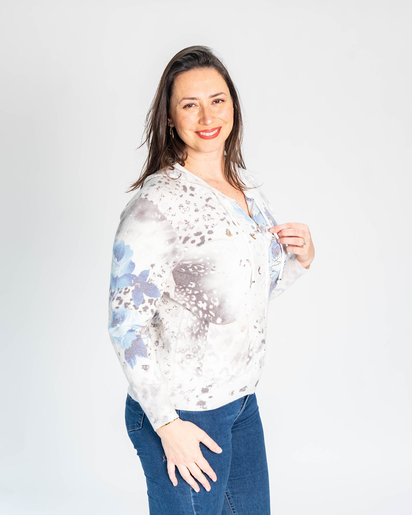 SWEATER CON CIERRE ROSAS AZUL
