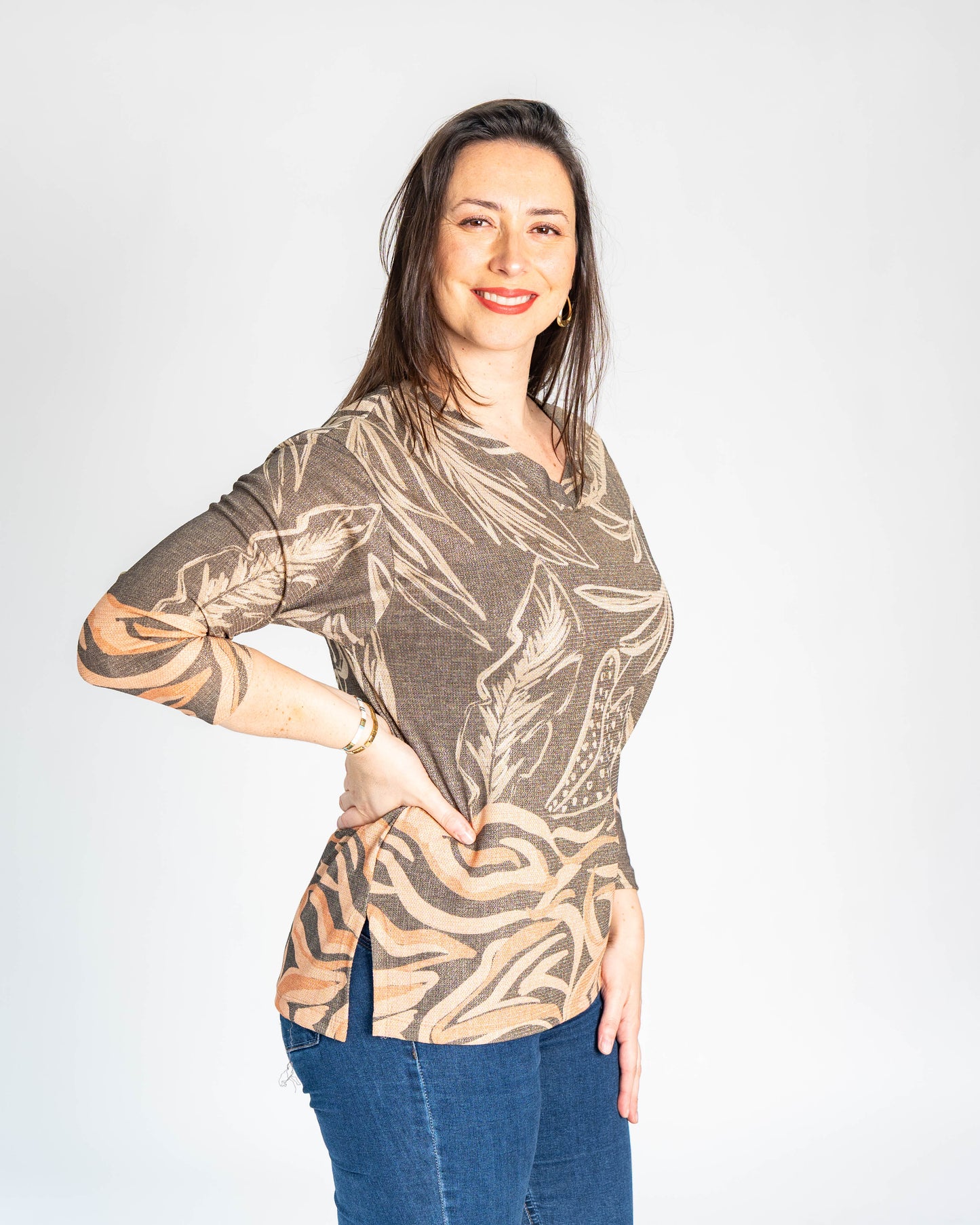 POLERA MAGNETICA BRASIL DORADA/CAFE