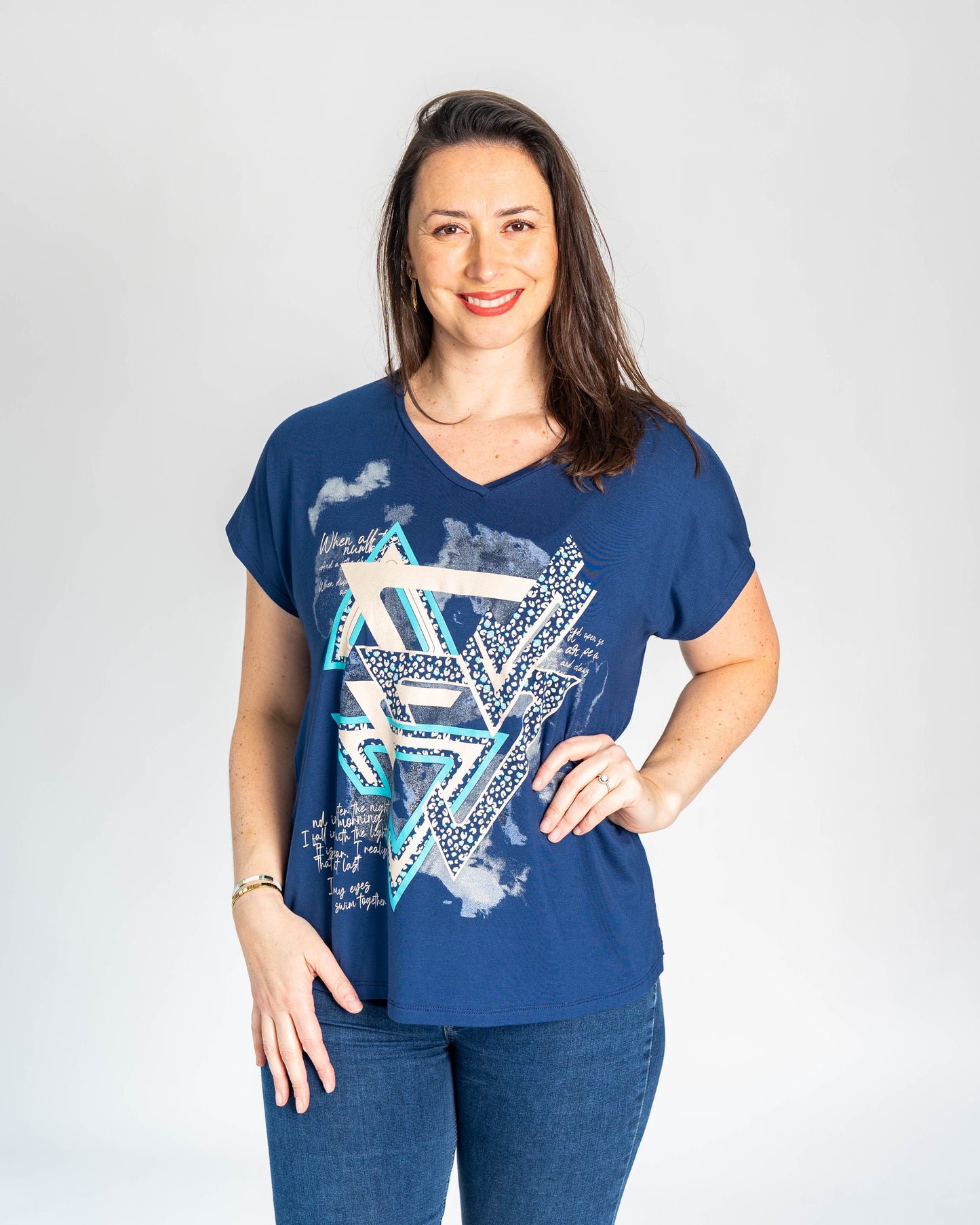 POLERA TRIANGULOS AZUL
