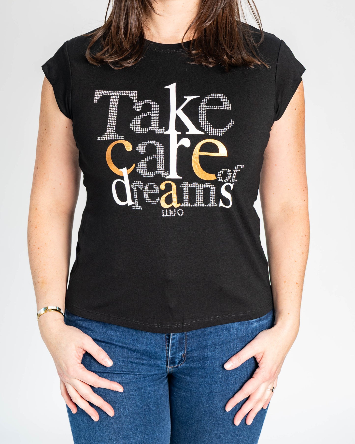 POLERA BRILLOS TAKE CARE NEGRA