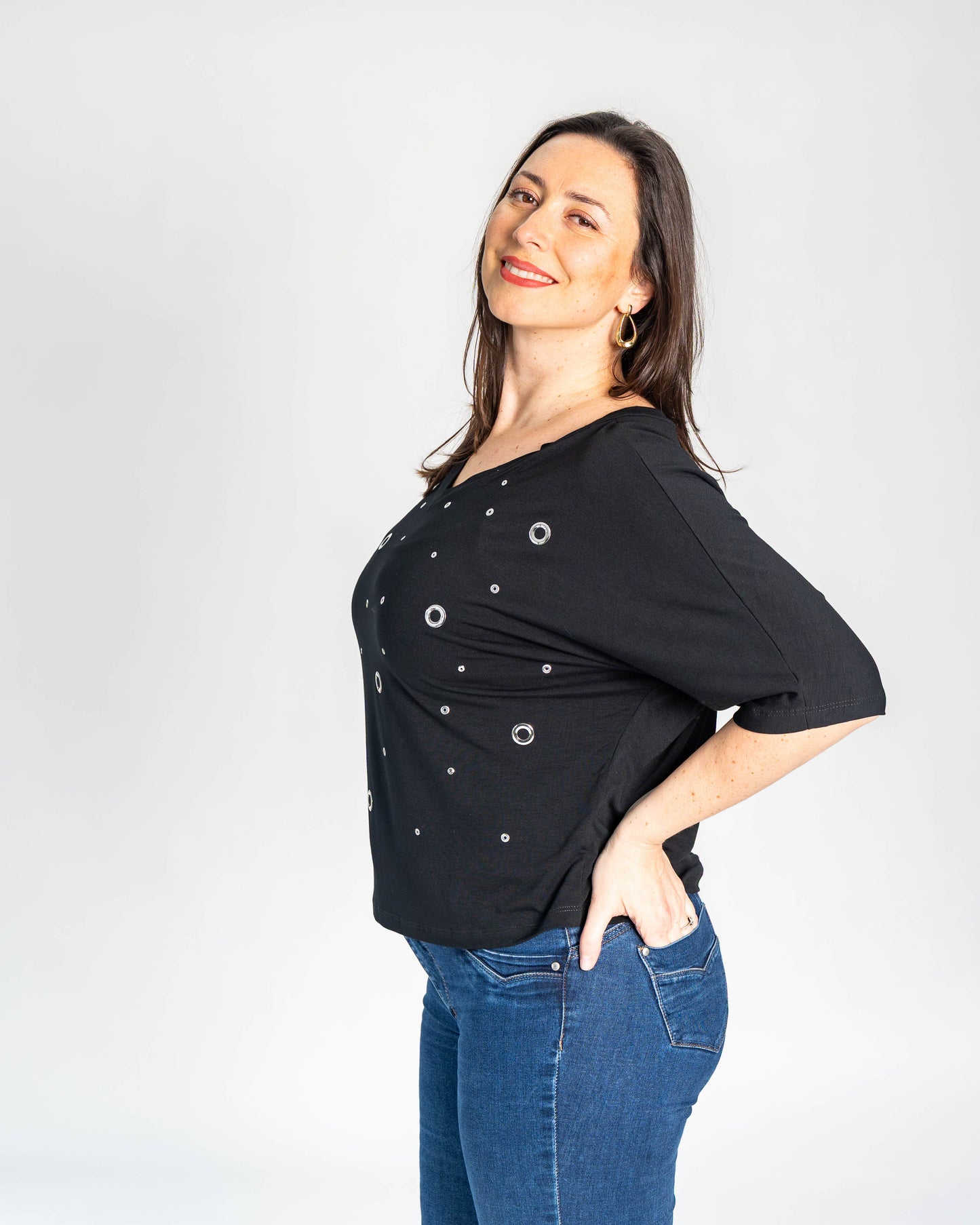POLERA AROS PLATEADOS BRASIL NEGRA