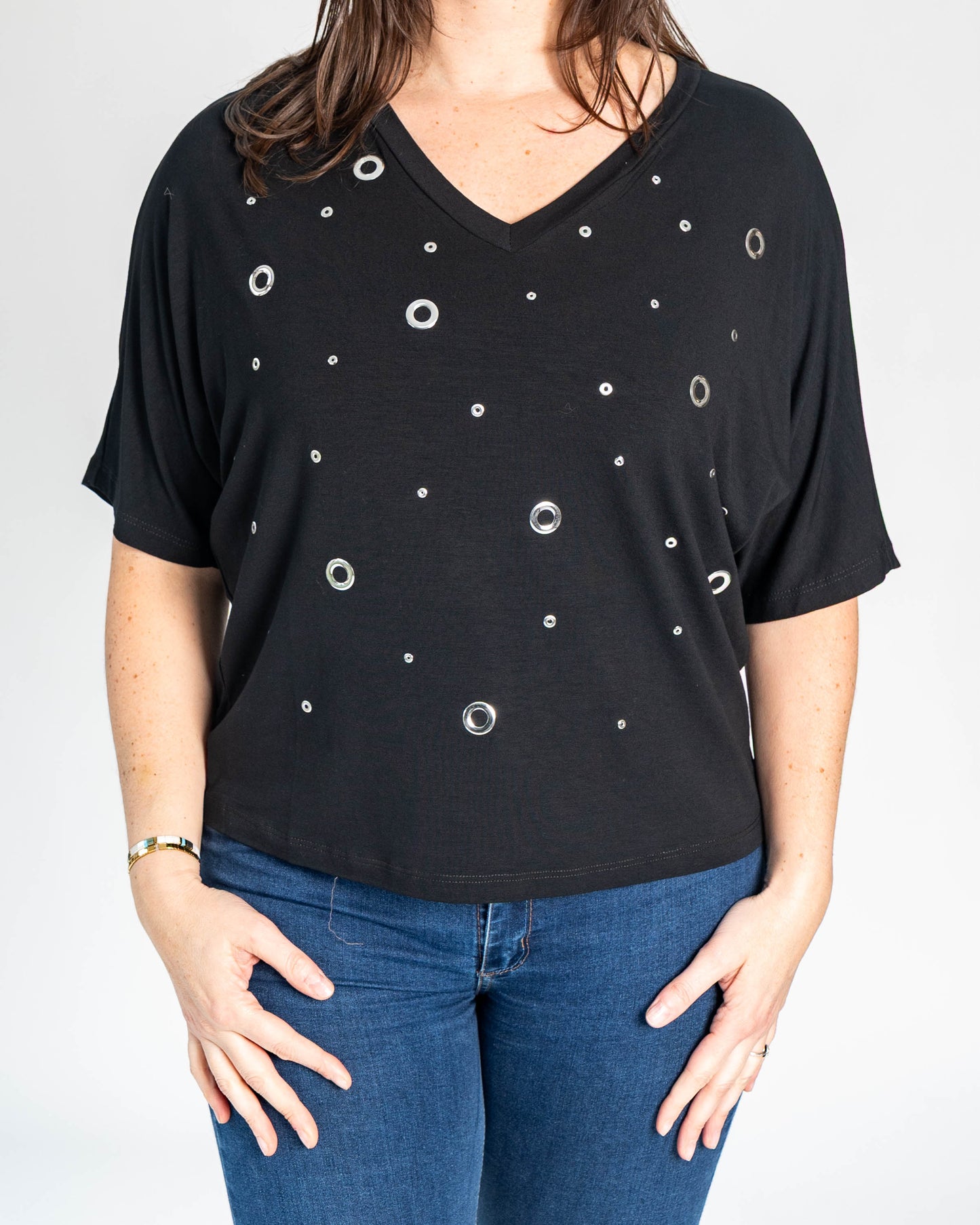 POLERA AROS PLATEADOS BRASIL NEGRA