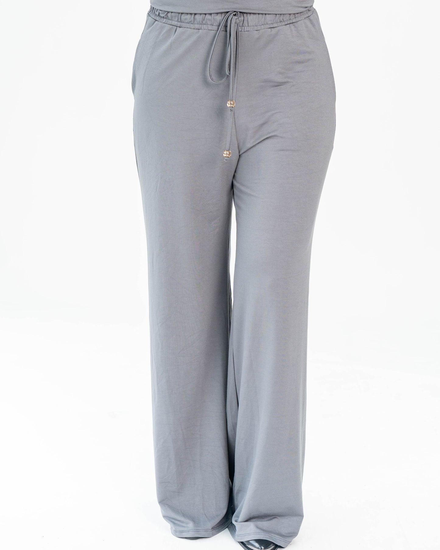 CONJUNTO LISO CUELLO V SARA GRIS