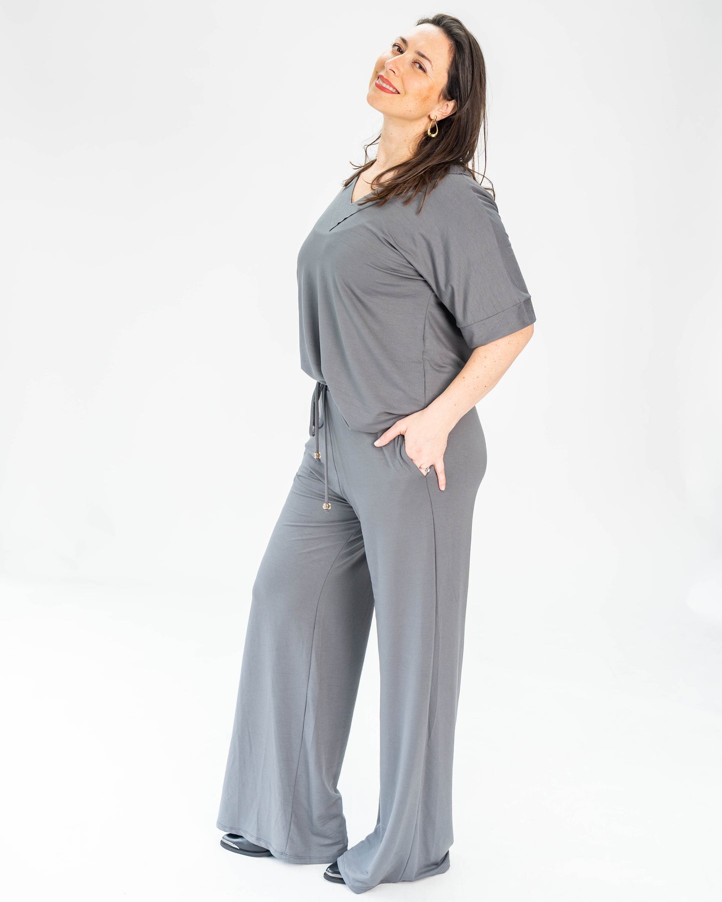 CONJUNTO LISO CUELLO V SARA GRIS