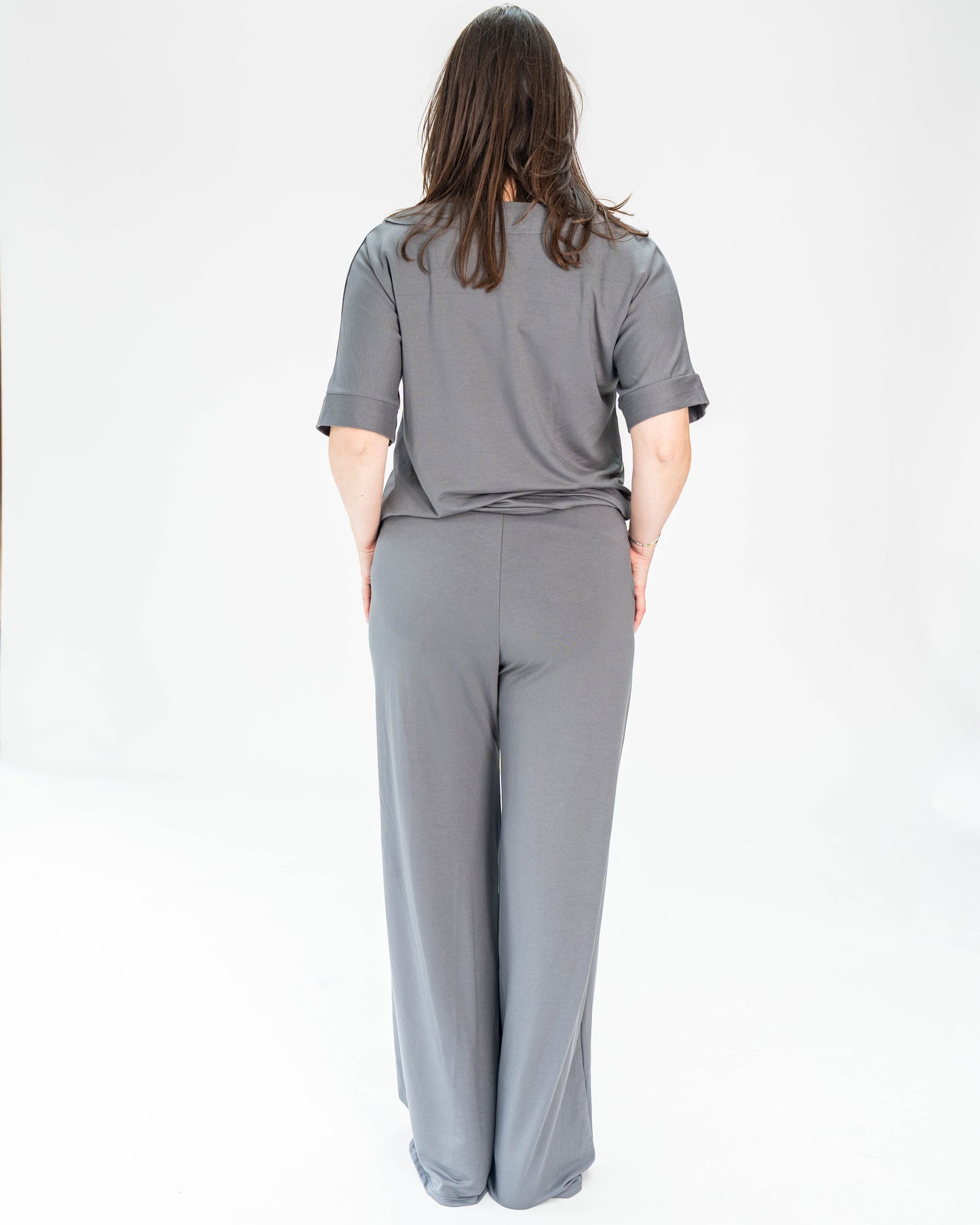 CONJUNTO LISO CUELLO V SARA GRIS