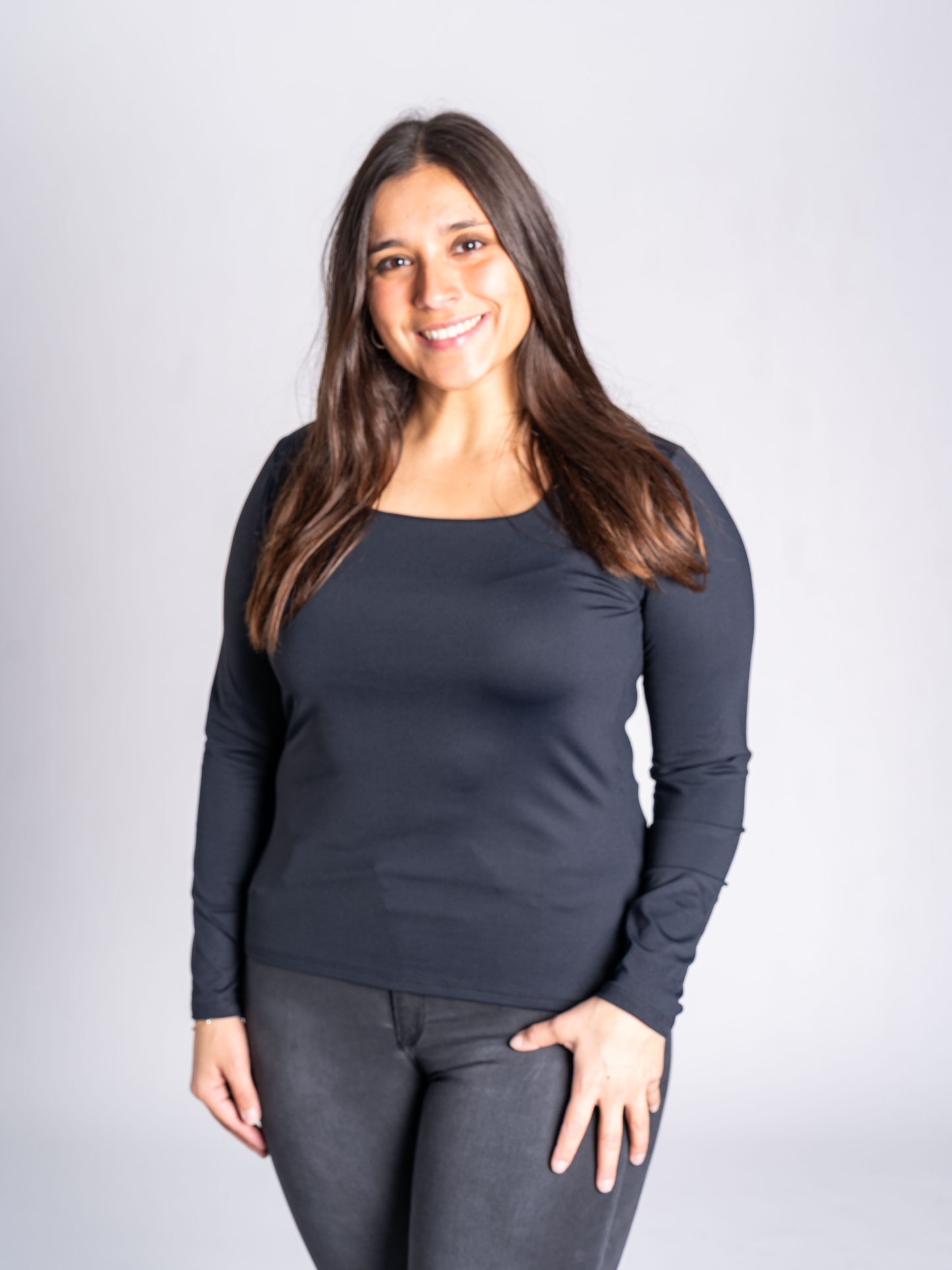 POLERA BASICA MANGA LARGA LORENA NEGRA