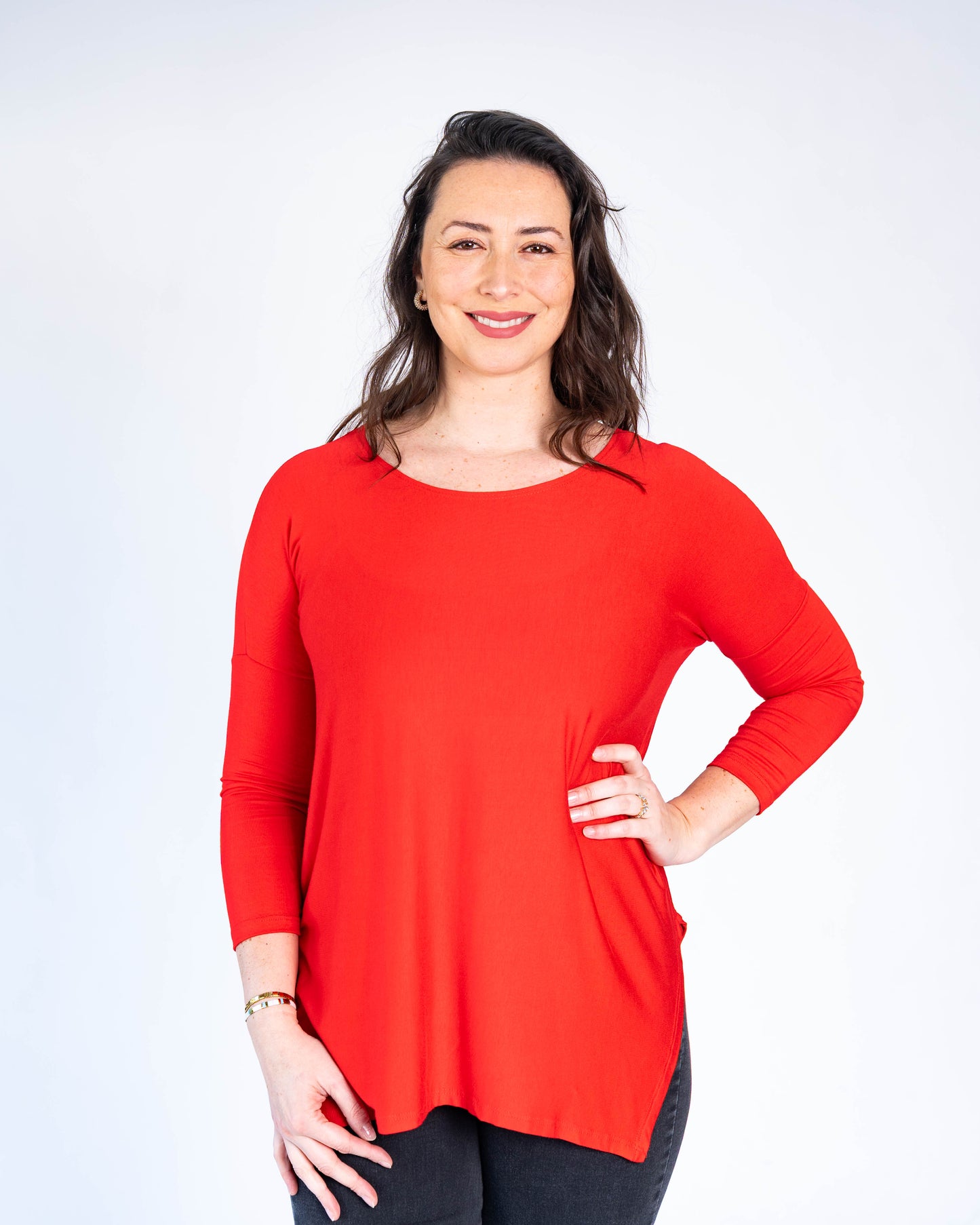 Polera básica cony rojo