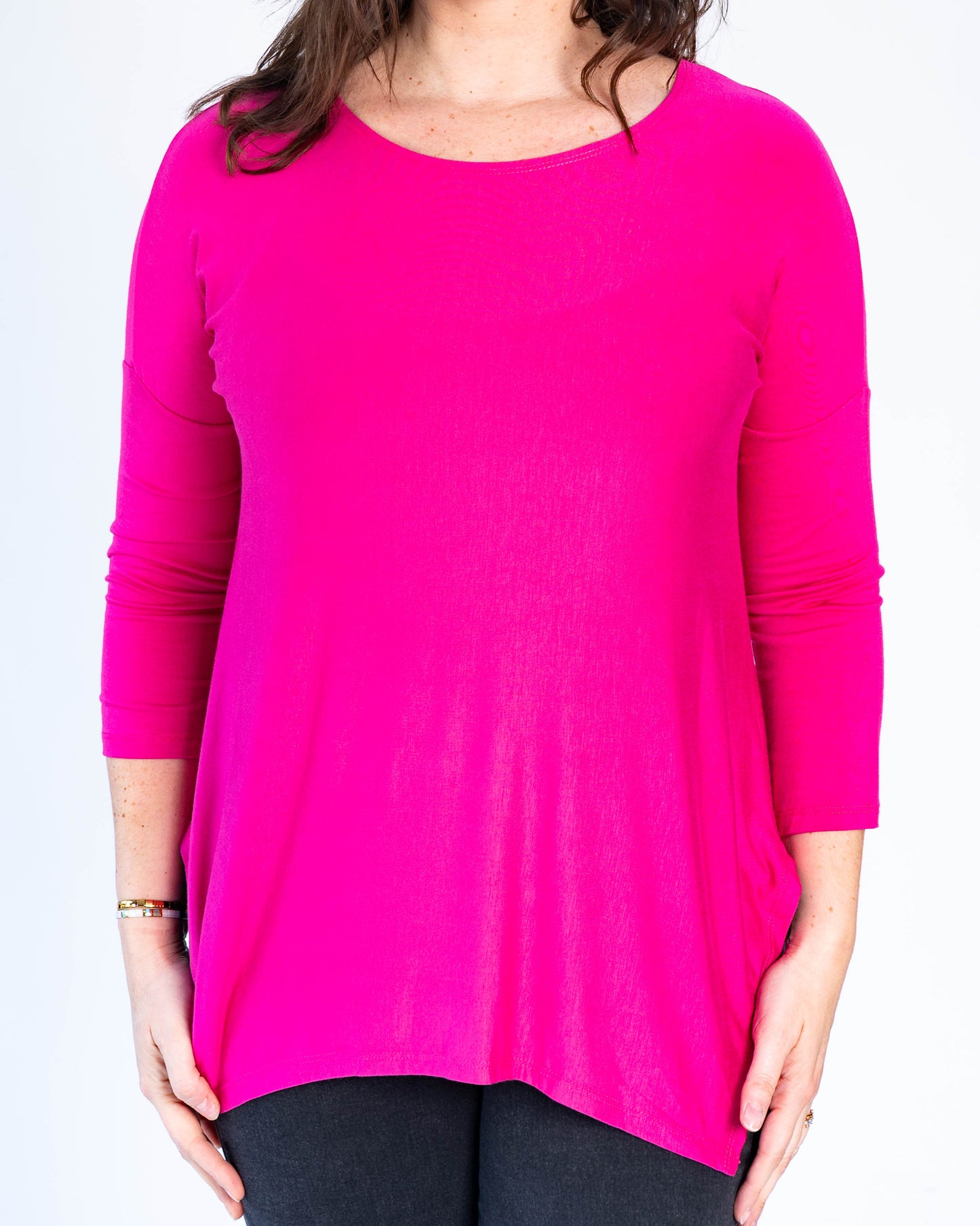Polera básica cony fucsia