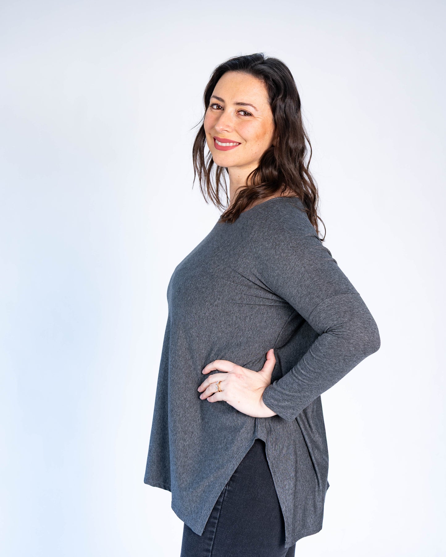 Polera básica cony gris