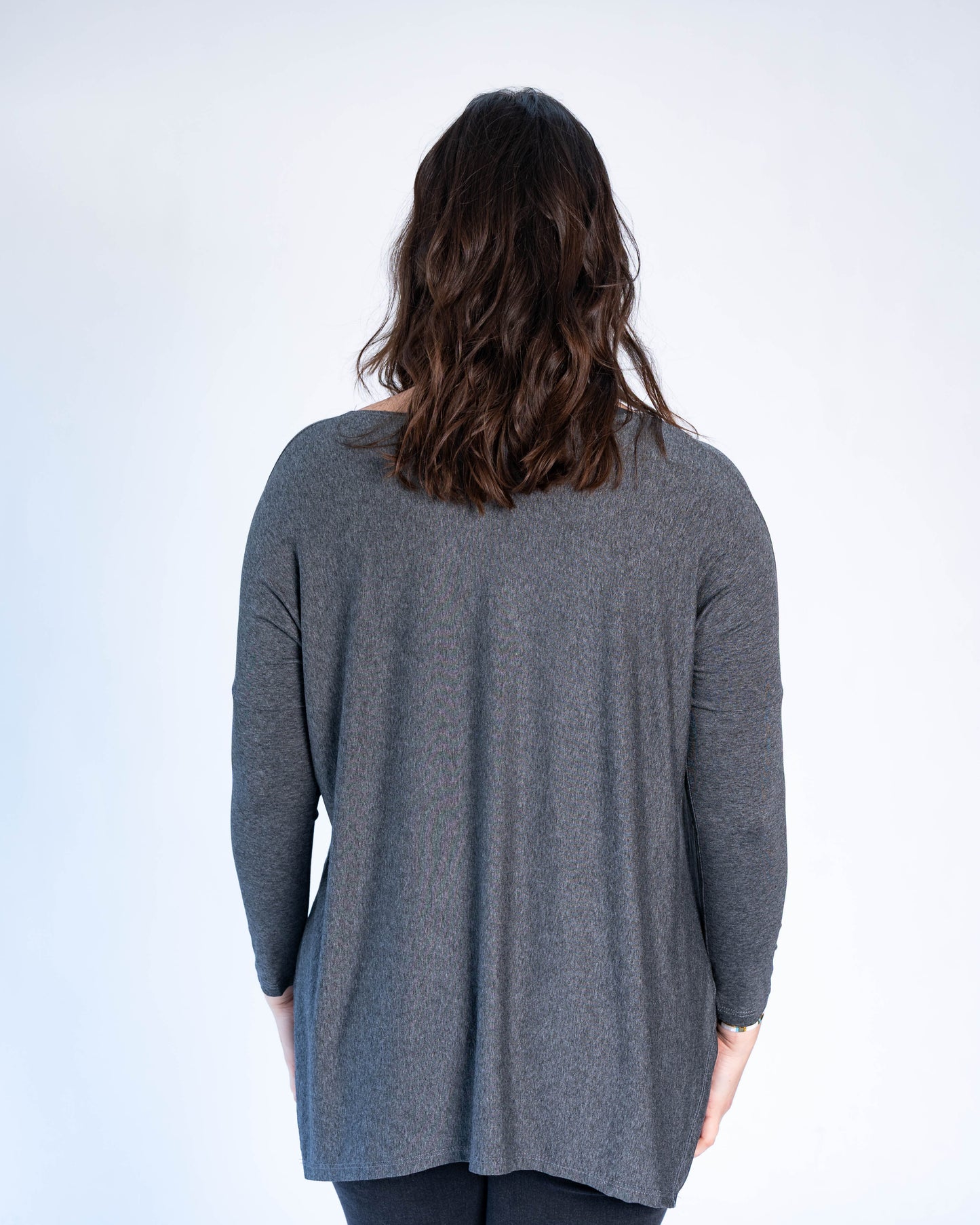 Polera básica cony gris