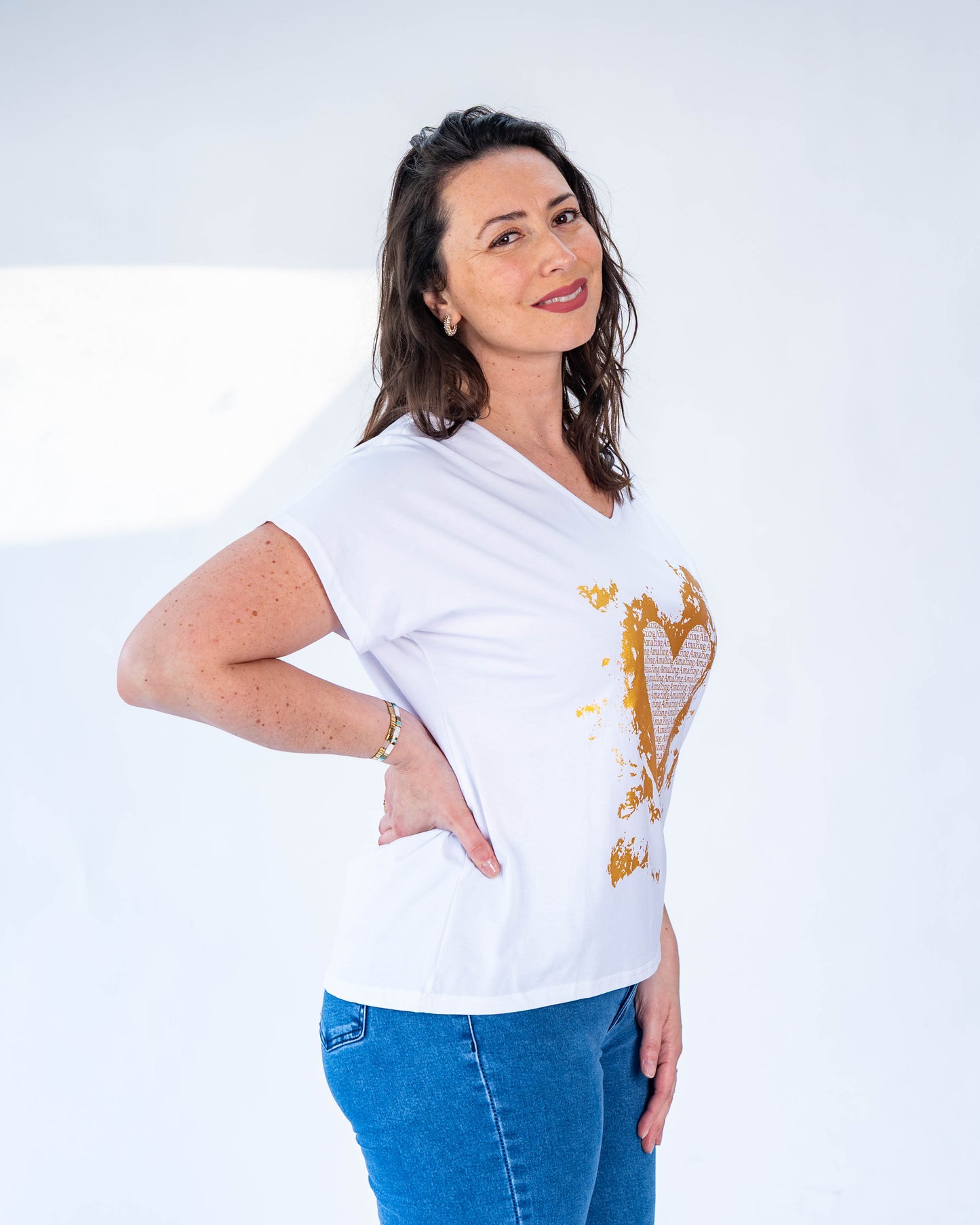 Polera corazón dorado blanca