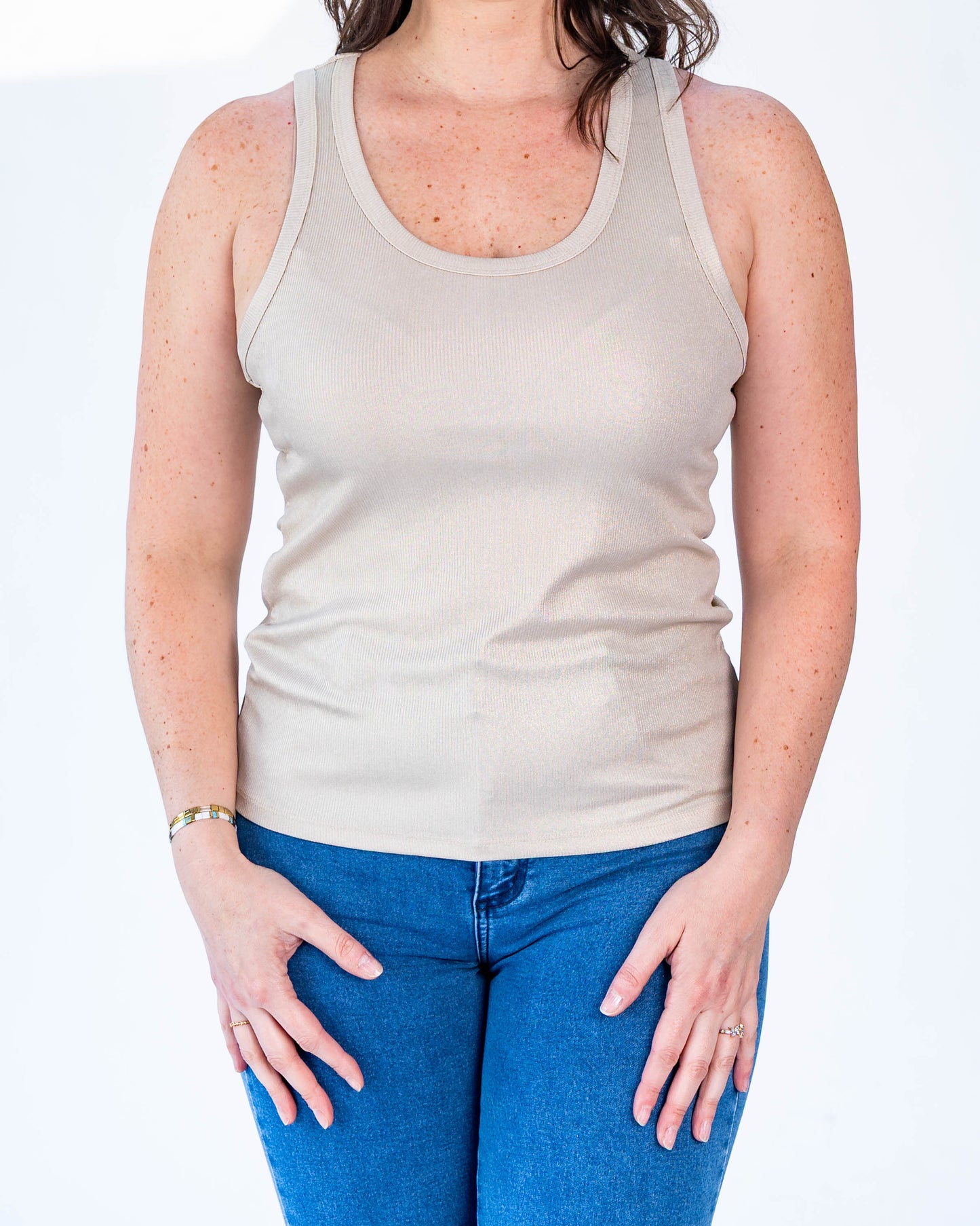 Polera dorada ceci