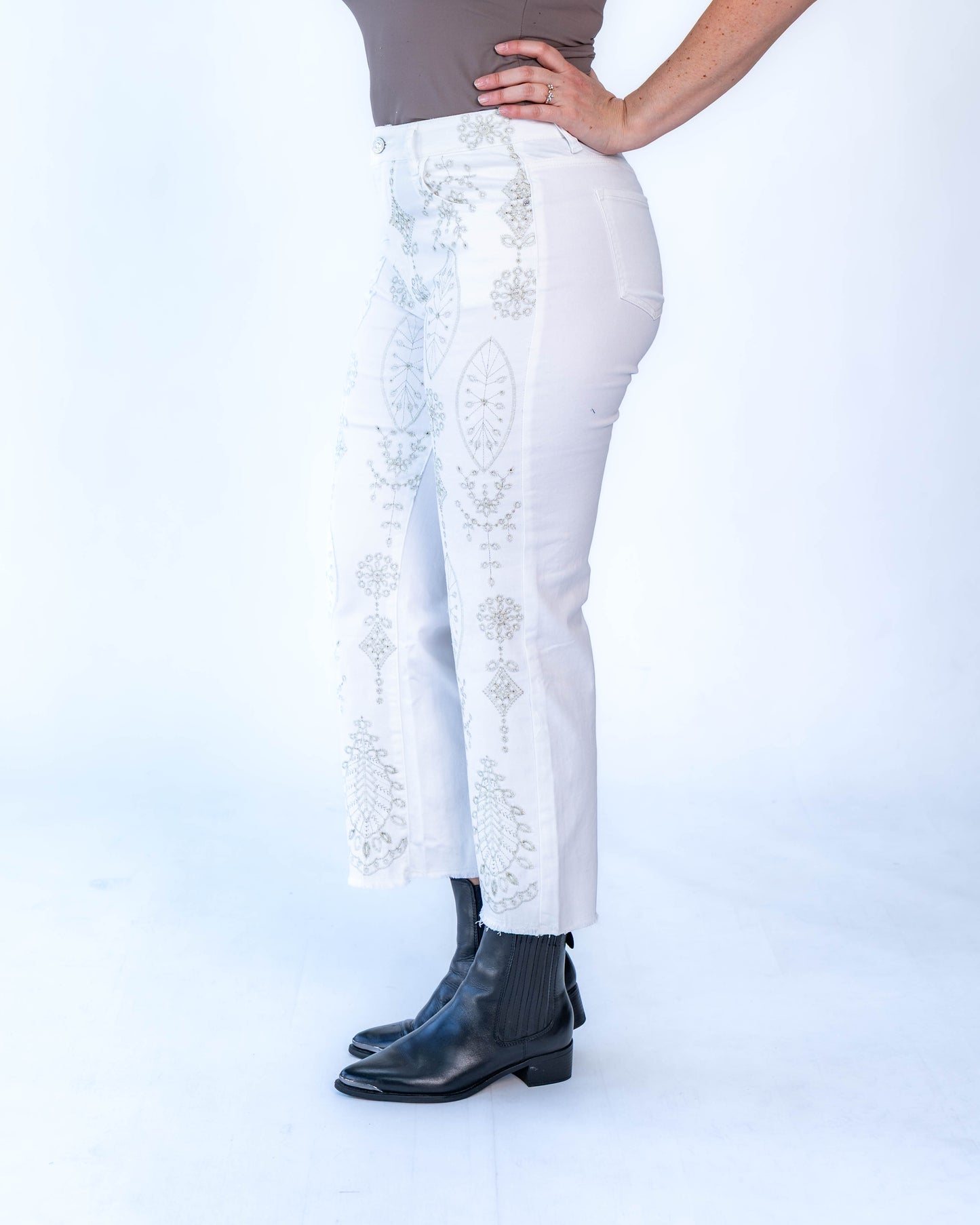 Pantalón Leo bordado dorado