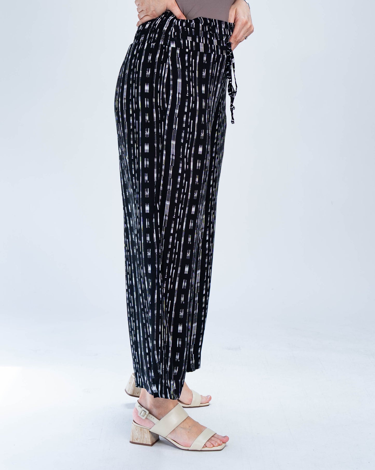 Pantalón Líneas Beli Negro