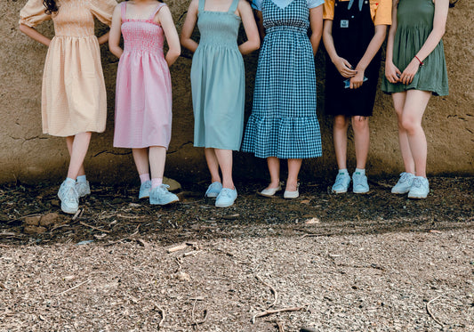 Cómo combinar vestidos con zapatillas y con sandalias | Infinita Boutique