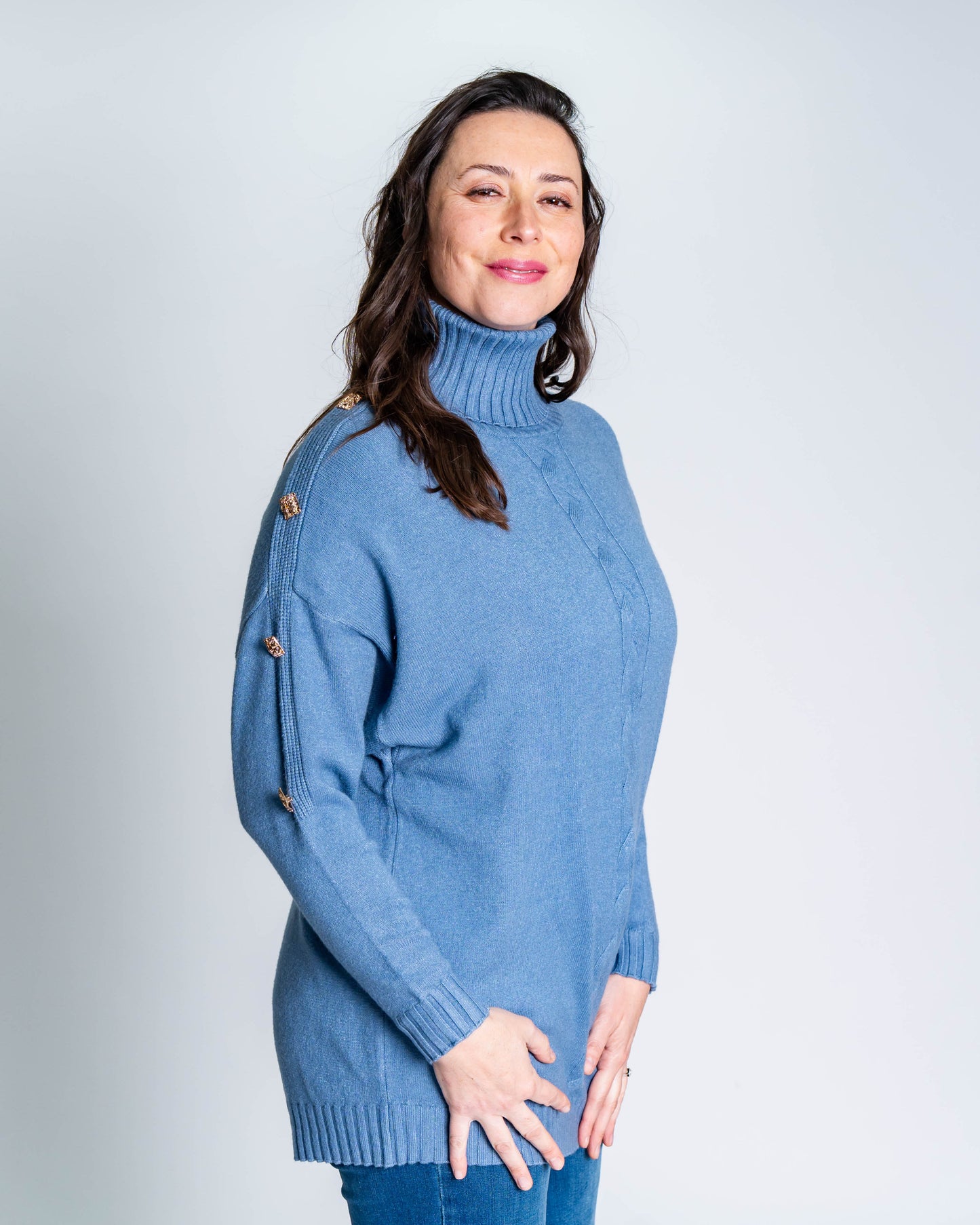 Sweater Cuello Alto Botones Celeste