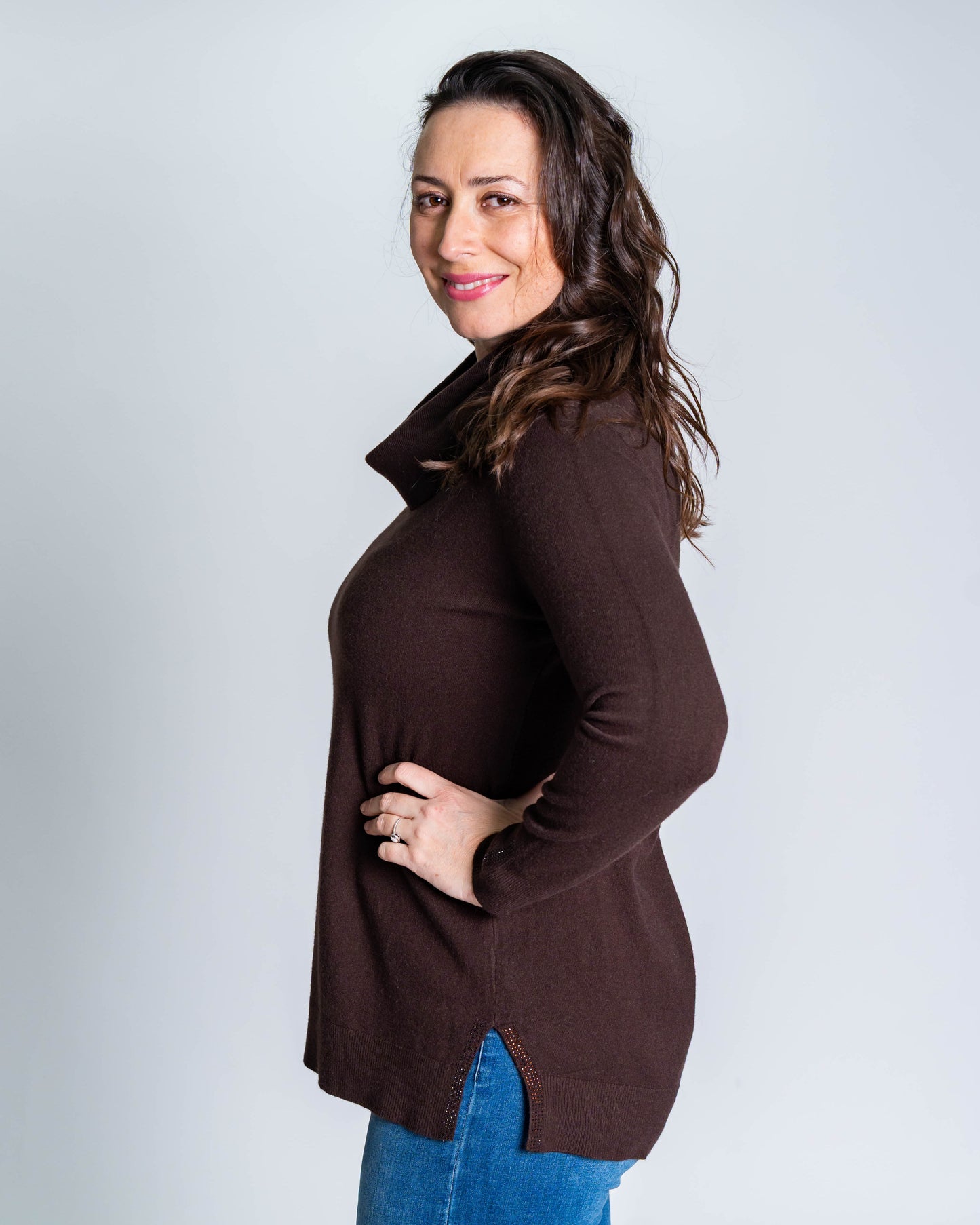 Sweater Cuello Alto Brillitos Chocolate