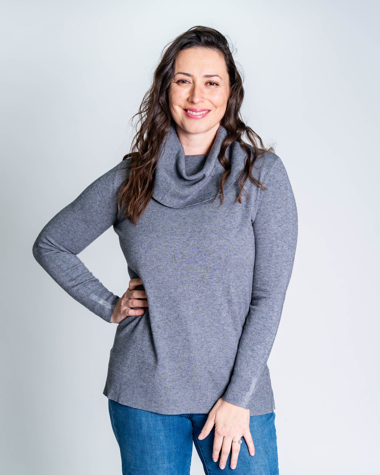 Sweater Cuello Alto Brillitos Gris