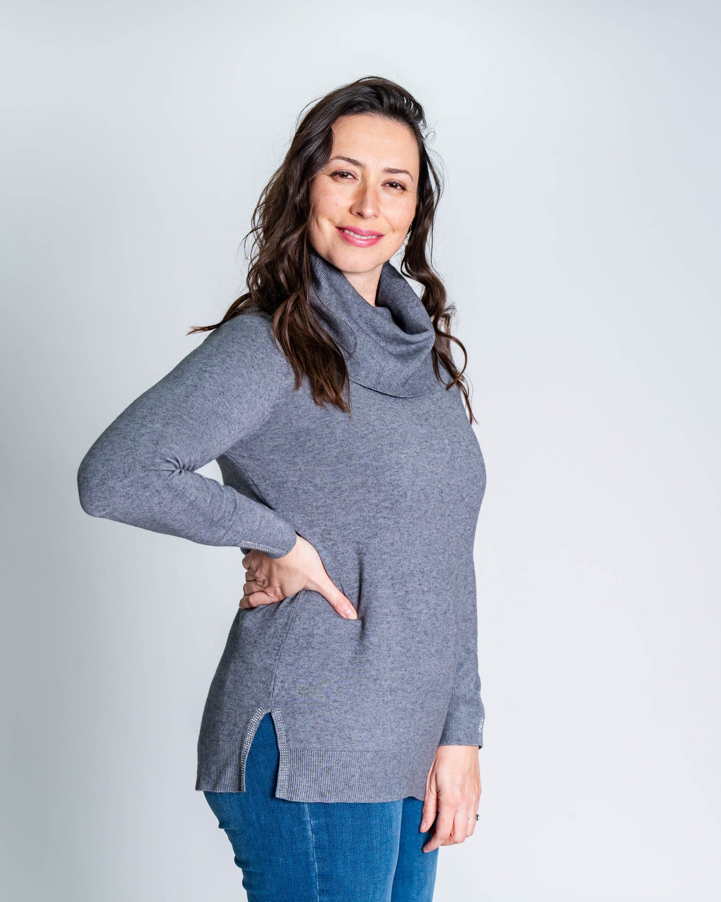 Sweater Cuello Alto Brillitos Gris