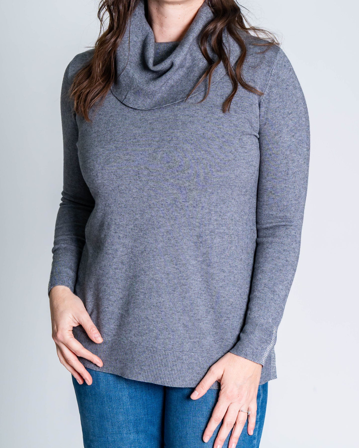 Sweater Cuello Alto Brillitos Gris