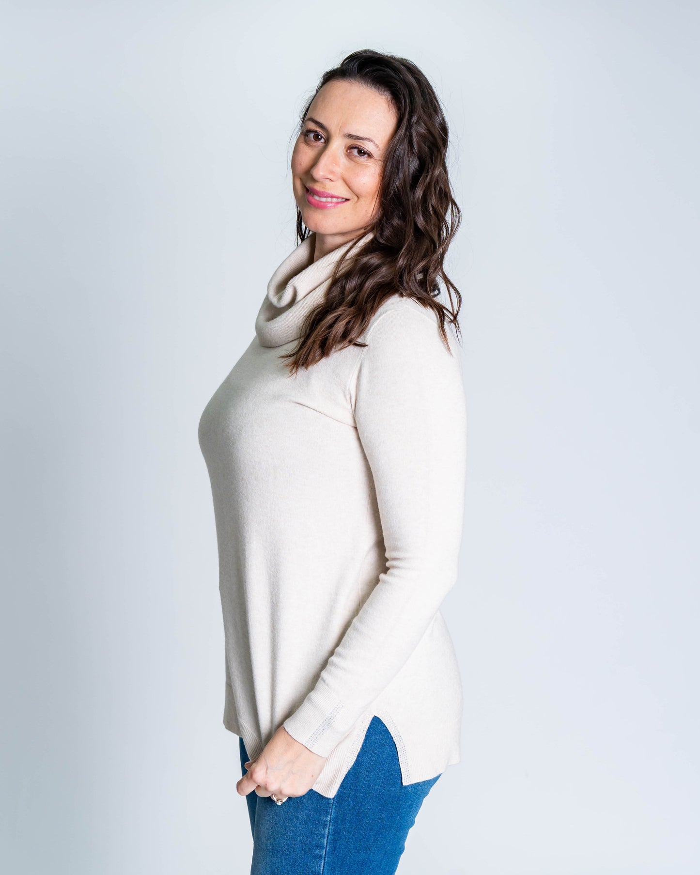 Sweater Cuello Alto Brillitos Beige