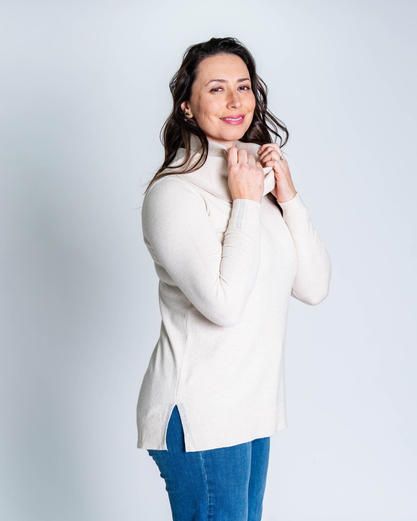 Sweater Cuello Alto Brillitos Beige
