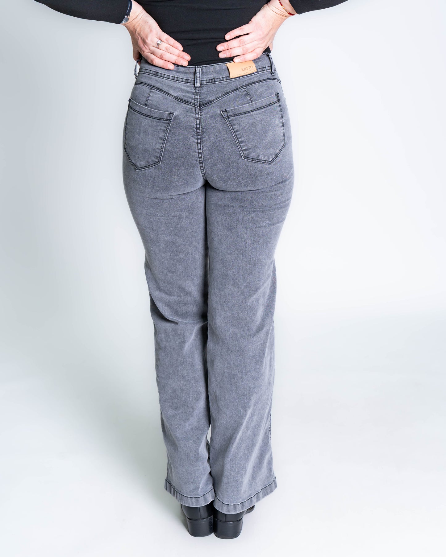 Jeans Recto Esteban Gris