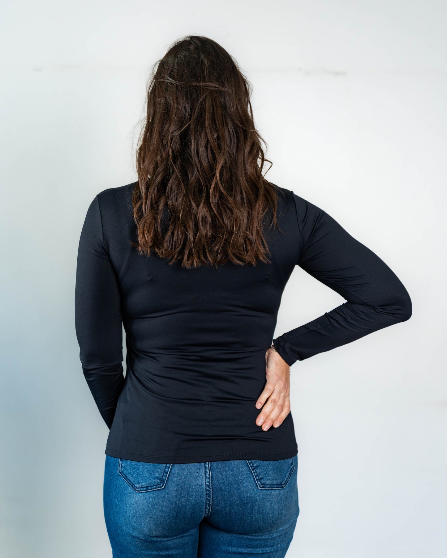 Polera Básica Manga larga Lorena Negra