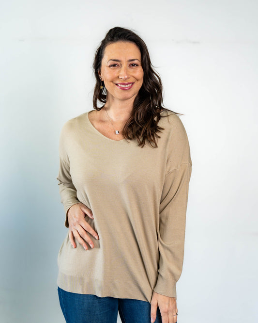 Sweater Cuello V Pía Beige