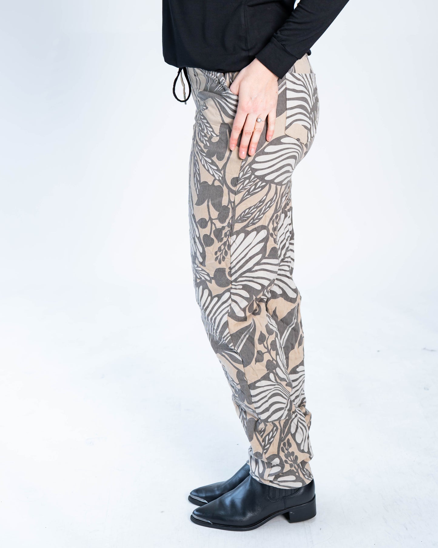 Pantalón Bernardo Estamapado Beige