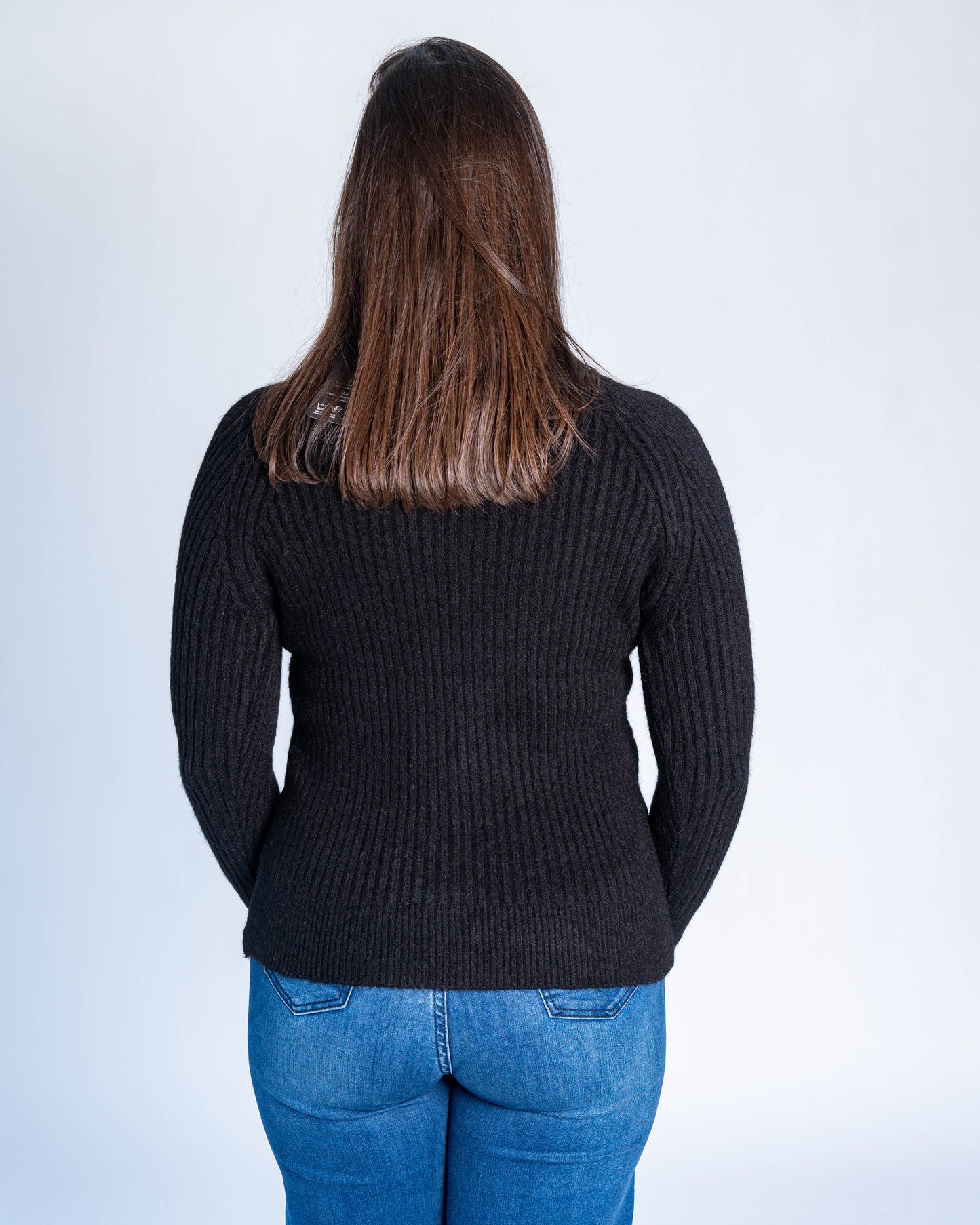 Sweater Cuello Subido Trenzado Negro