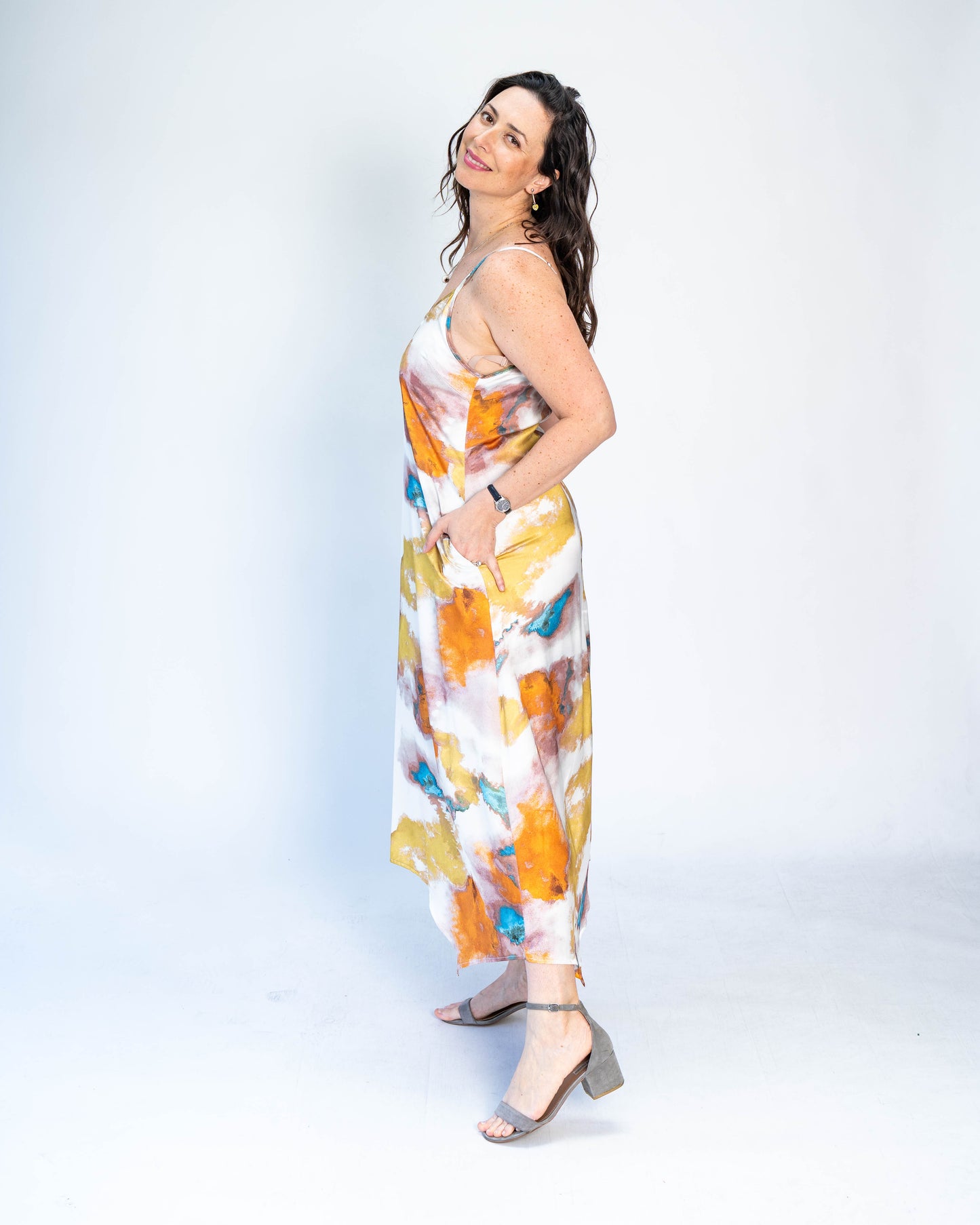 Vestido Satinado Susy Mostaza