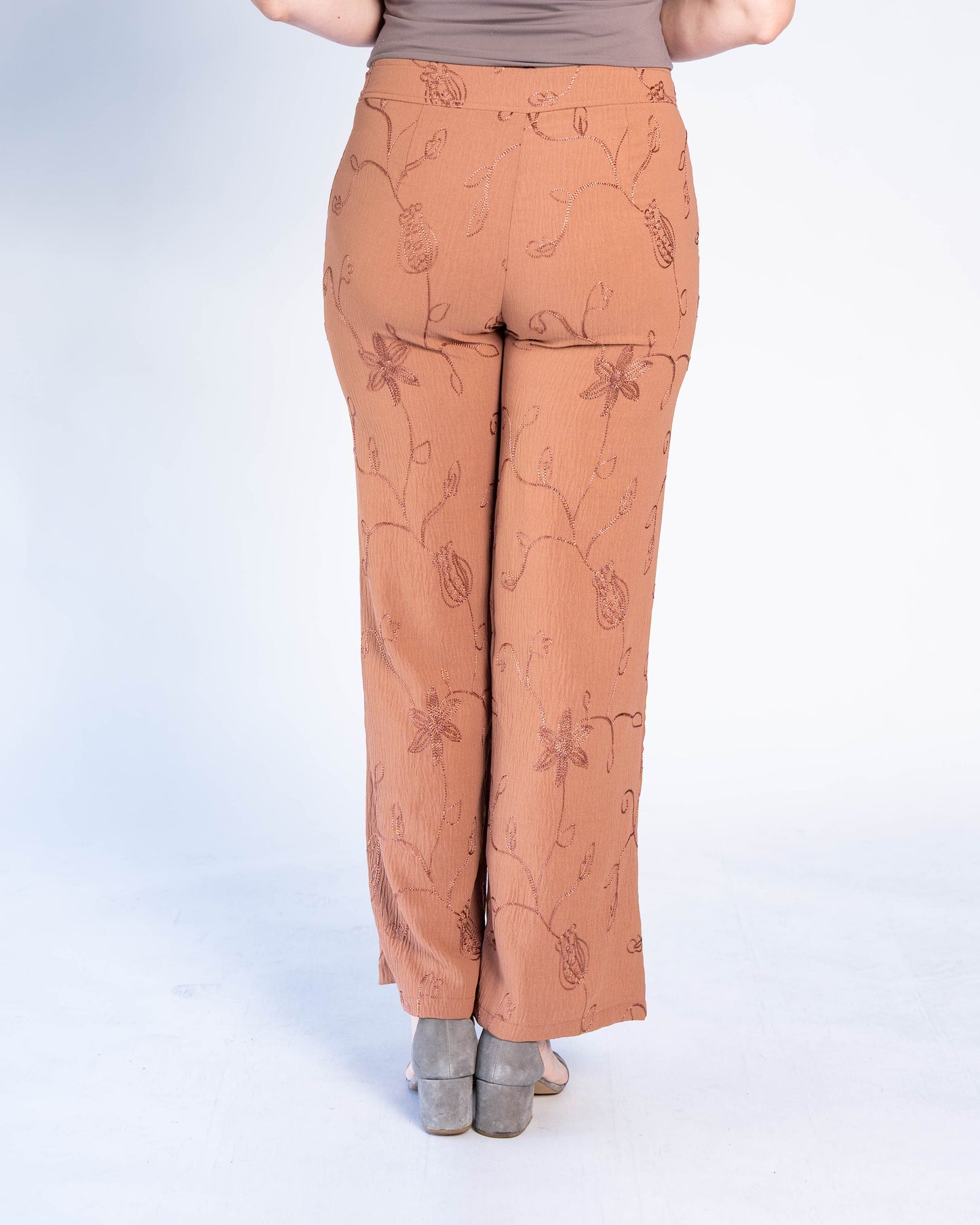 Pantalón Alejandro Flores Café