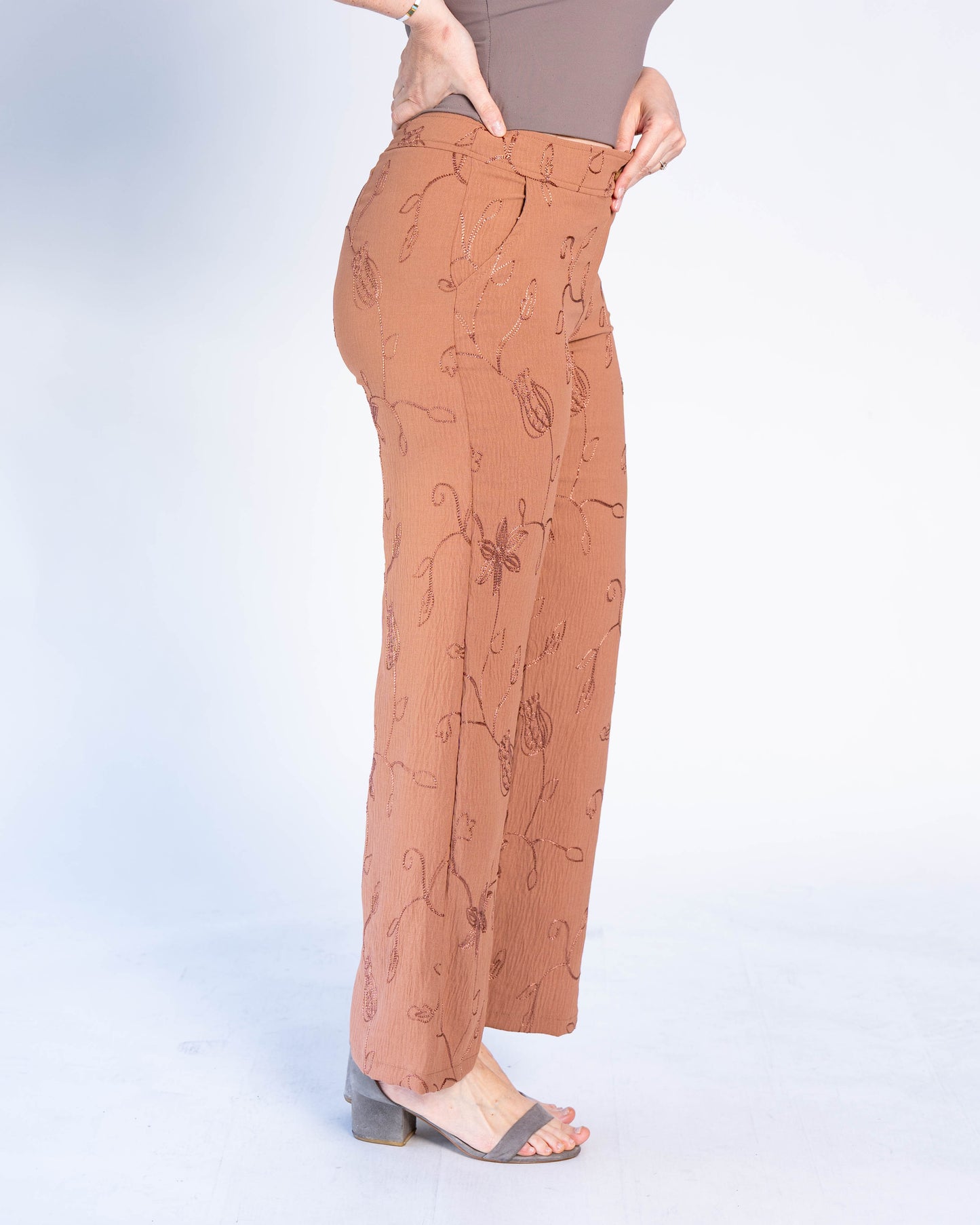 Pantalón Alejandro Flores Café