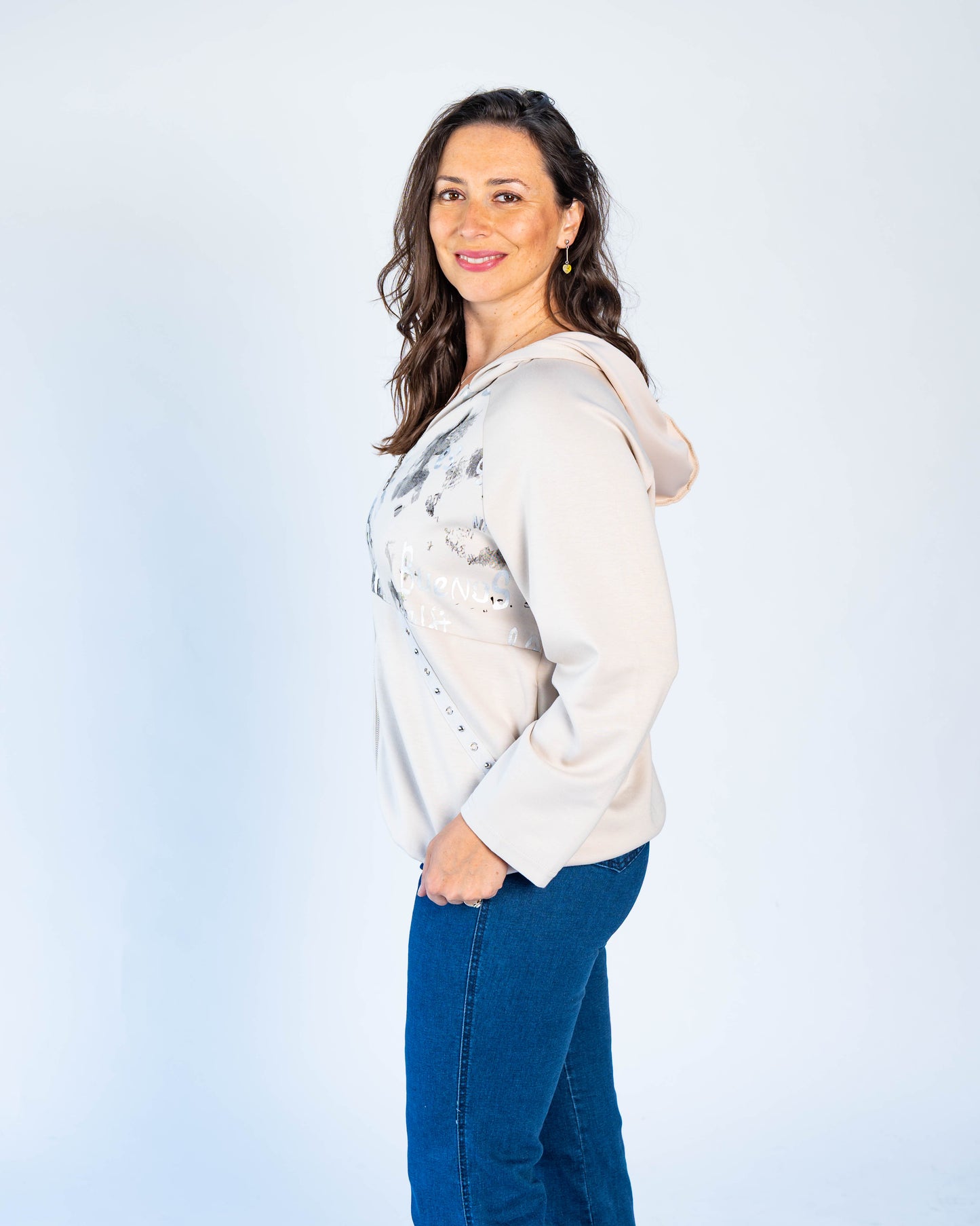 Polerón Letras Plateadas Beige