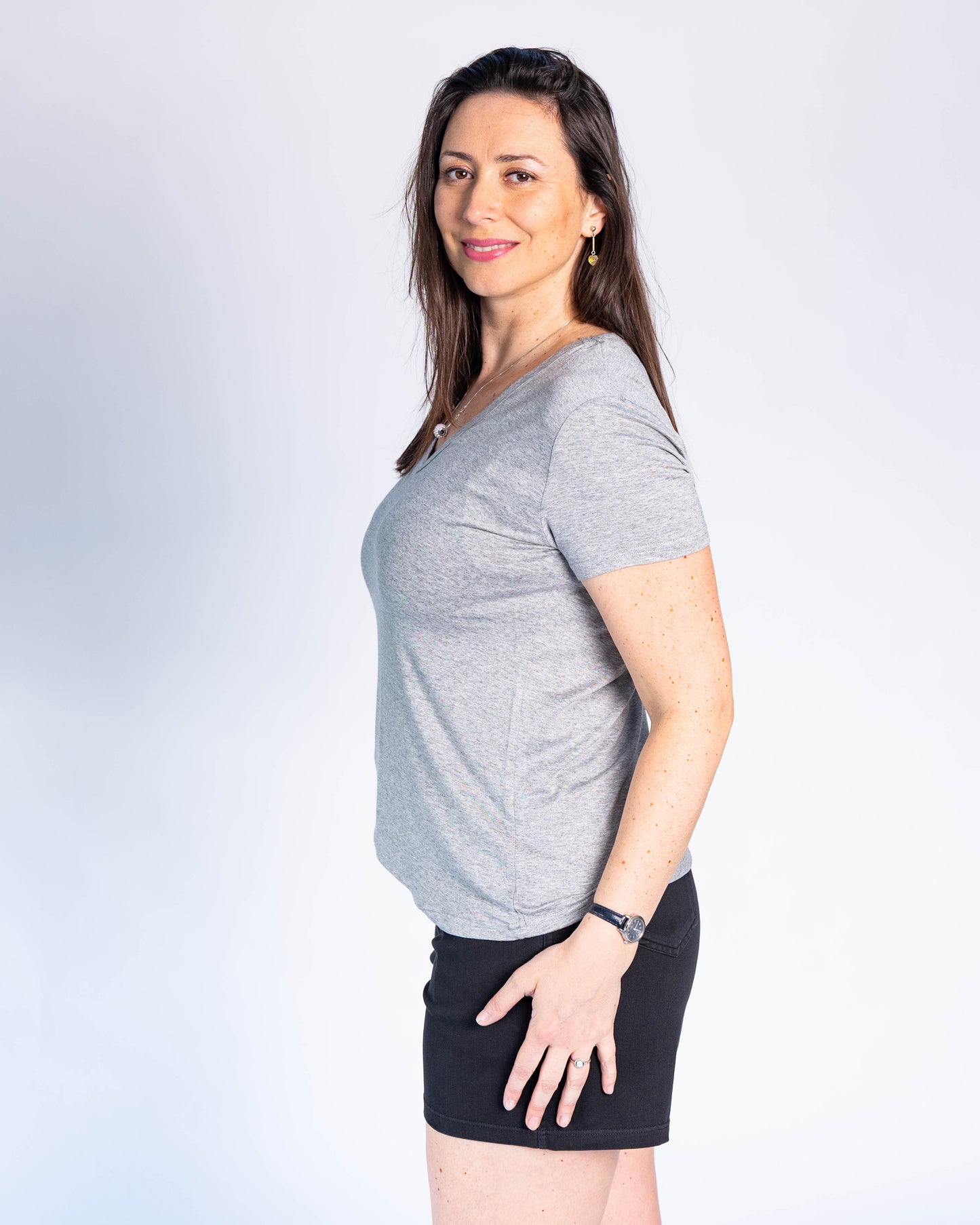 Polera Básica Cuello V Gris