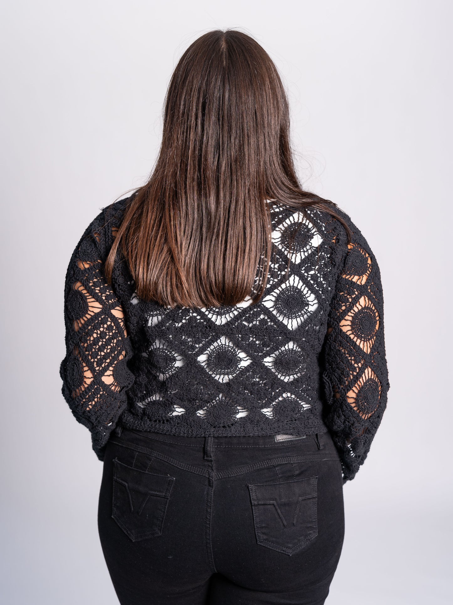 CHALECO CROP HILO NEGRO
