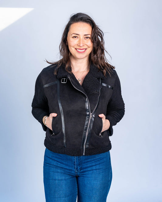 CHAQUETA GAMUZA CON HEBILLA NEGRA
