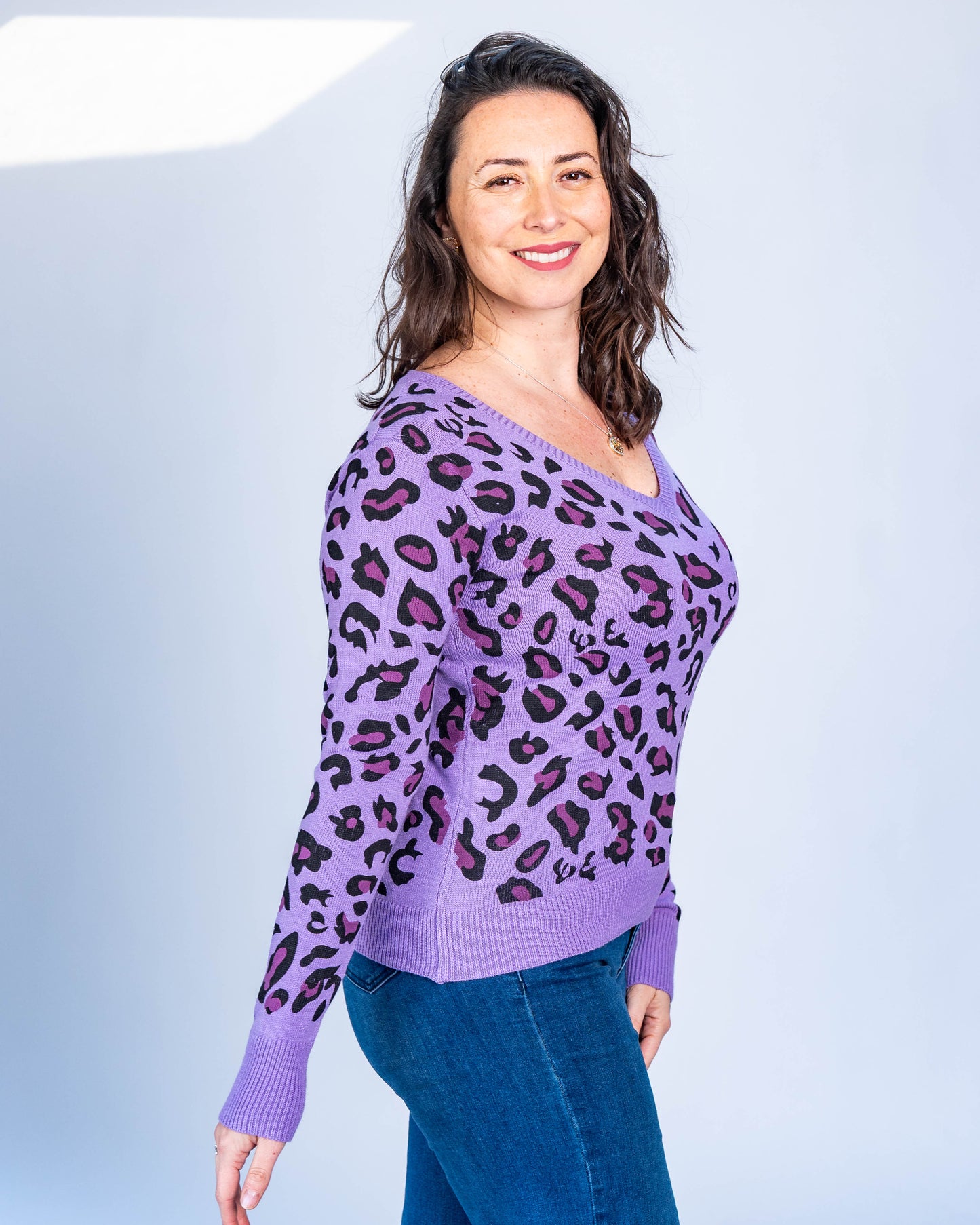 SWEATER NEON PRINT LILA