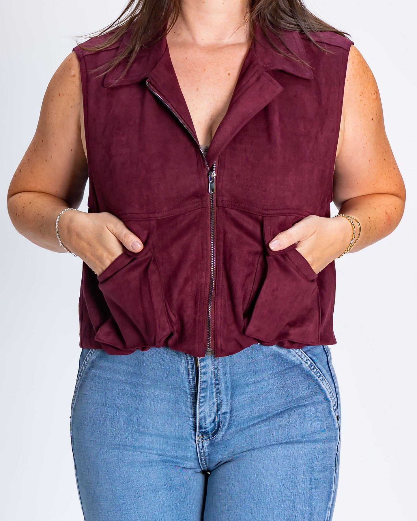 Chaqueta Símil Gamuza Sin Mangas Borgoña