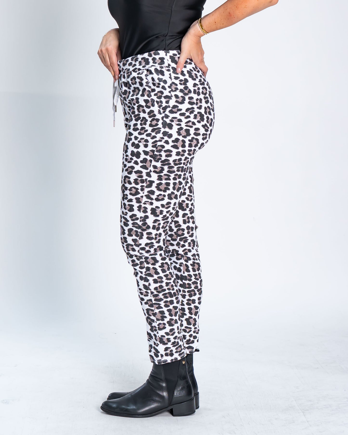 Jogger Italiano Animal Print Blanco