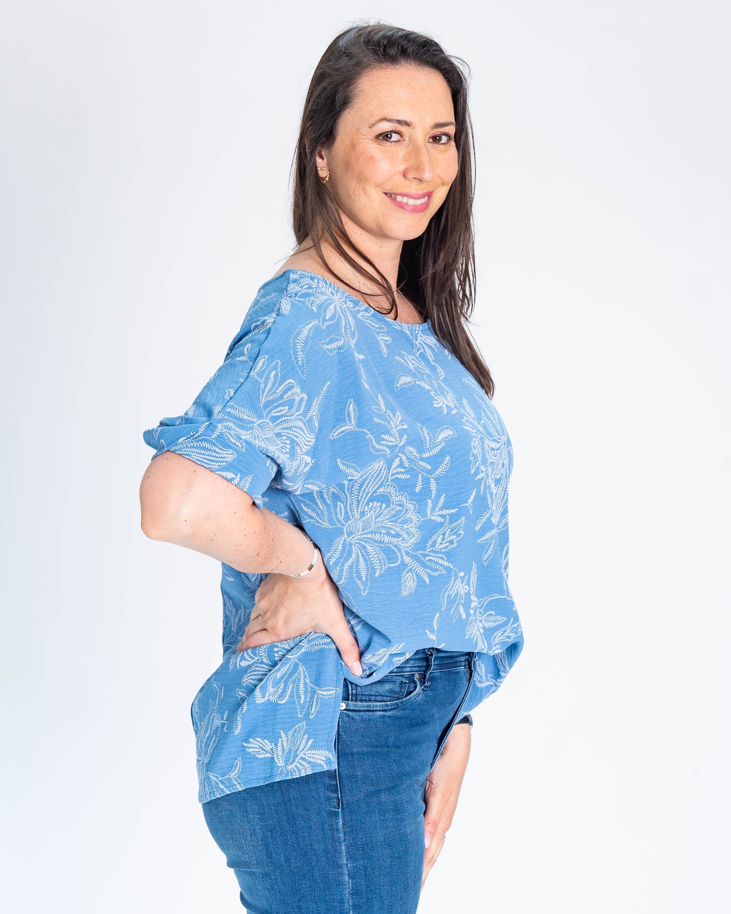 Blusa Iris Flores Celeste